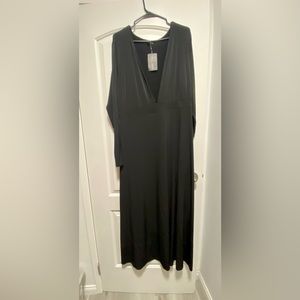 Curvy sense black maxi dress
